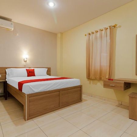 Reddoorz Plus Near Pantai Malalayang Manado Ngoại thất bức ảnh